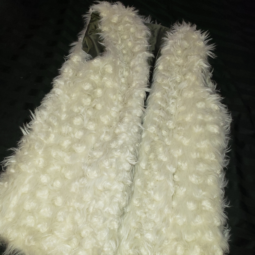 GUESS Fur Vest